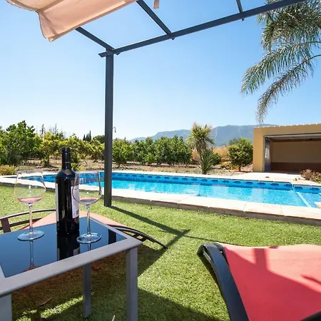 Holiday home Cubo's De La Rosa *