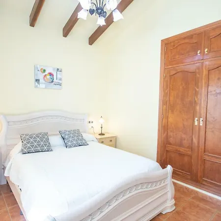 Holiday home Cubo's De La Rosa *